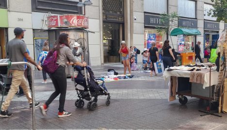 Estudio revela que mujeres y extranjeros son los grupos más vulnerables a la informalidad laboral