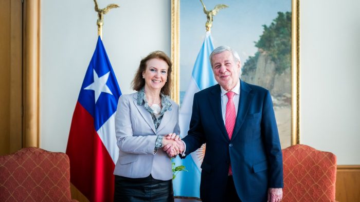 Cancilleres de Chile y Argentina no descartan “encuentro a futuro” entre Boric y Milei