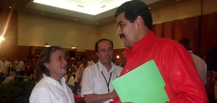 Navarro intenta desmarcarse de etiqueta de “chavista” y se cuadra con Boric sobre Venezuela