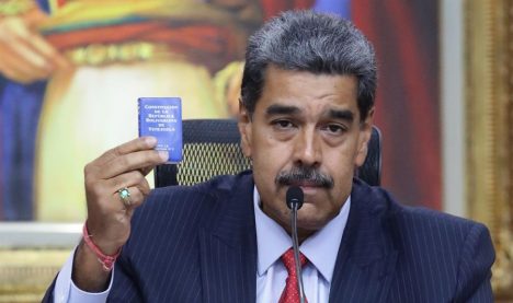 Maduro pide a EE.UU. "sacar sus narices de Venezuela"