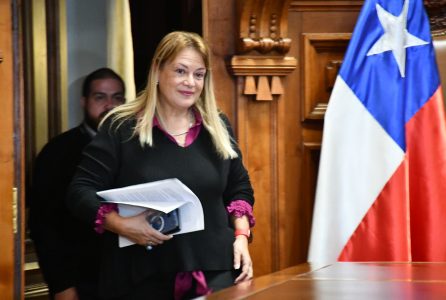 Fiscalía abre investigación en contra de ministra Vivanco por caso “muñeca bielorrusa”