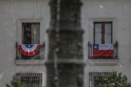 Chile es tercero en Latinoamérica en ránking de democracia mundial: advierten desigualdad económica