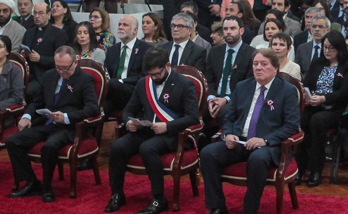 Boric coincide con presidente de la Suprema en Te Deum, pero evita abordar caso Hermosilla