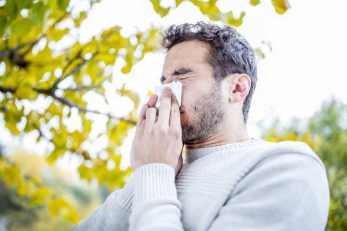 Alergia en primavera: niveles de polen en el aire están al máximo en Santiago