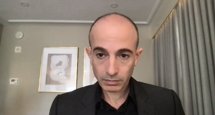 Yuval Noah Harari advierte: “La inteligencia artificial tiene un potencial totalitario”