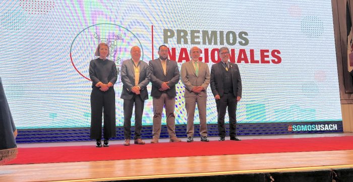 Universidad pública condecora a sus dos premios Nacionales 2024