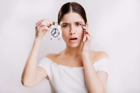 El cambio de hora afecta más la salud de las mujeres: son más sensibles al estrés y a la ansiedad