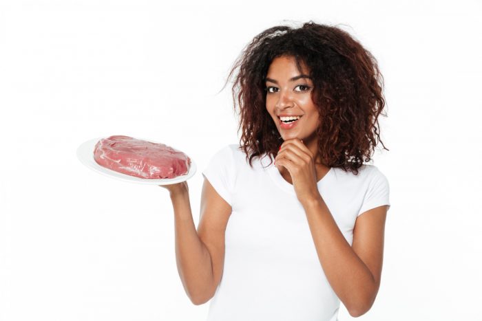 Quiénes son las ‘Meatinfluencers’: son las creadoras de contenido que defienden el consumo de carne
