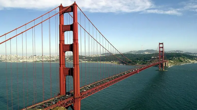 “Si alguien hubiera hablado conmigo, no habría saltado”: joven intentó suicidarse en el Golden Gate