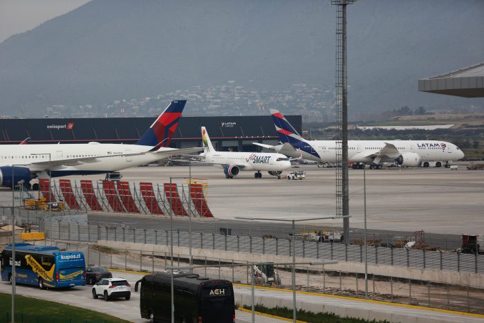 Controladores aéreos preparan movilizaciones: acusan retraso en instalación de tecnologías