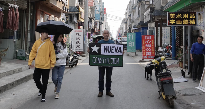 Artista Ciro Beltrán presenta su muestra de arte político en Valparaíso