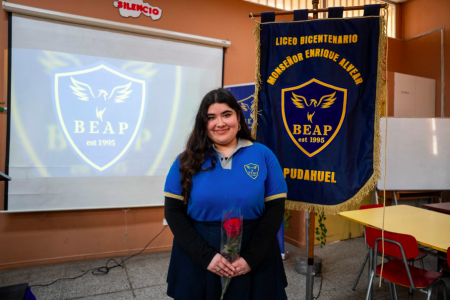 Estudiante chilena viajará a ceremonia de los Premios Nobel: "Mi gran inspiración es Marie Curie"