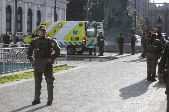 Hombre se prende fuego a lo bonzo frente al Palacio de Tribunales: gritó que quería justicia