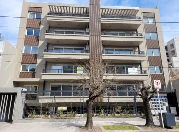 Qué salario es necesario para adquirir un departamento en las diversas comunas de Santiago