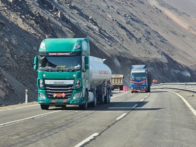 Con tronaduras logran rehabilitar corte de ruta 5 al sur de Arica