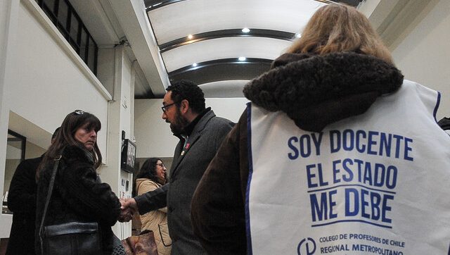 “Un poco de justicia”: profesores votan a favor de propuesta del Gobierno sobre deuda histórica