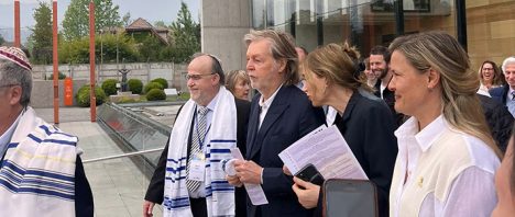 Paul McCartney visita sinagoga en Lo Barnechea tras exitoso concierto en el Estadio Monumental