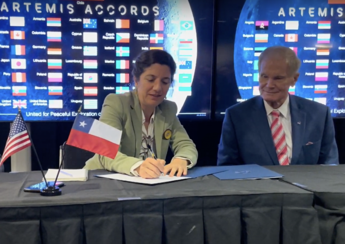 Chile se suma a carrera espacial: Ministra Etcheverry visita la NASA y firma Acuerdos de Artemis