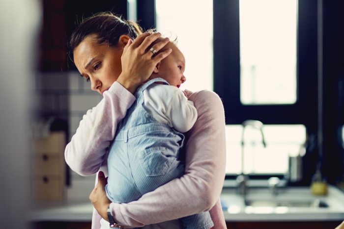 Carga mental femenina: el precio de pensar en todo