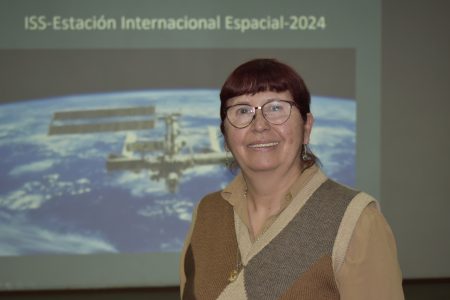 Investigadora chilena lidera estudio pionero que enviará microorganismos al espacio exterior