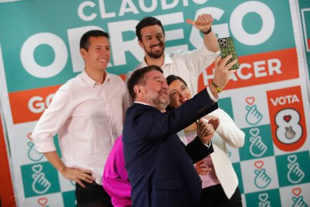 Claudio Orrego presento a equipo de campaña para segunda vuelta: Vodanovic será jefe de campaña