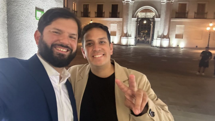 La única selfie de Boric en las Municipales fue con Matías Toledo (+ POLÍTICA)