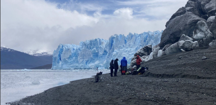 Realizan expedición científica al “Pío XI”, uno de los pocos glaciares que acumulan hielo