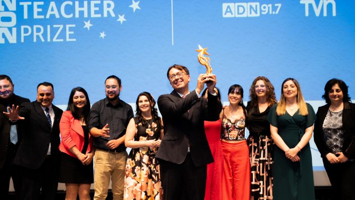 Profesor rural se corona como ganador de la novena versión del Global Teacher Prize Chile