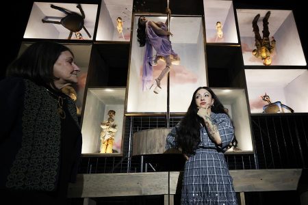 Mon Laferte ofrecerá actuaciones íntimas en el contexto de su nueva exposición en Chile