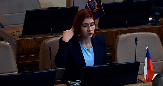 Confirman renuncia de Catalina Pérez al Frente Amplio tras nuevos antecedentes sobre Democracia Viva