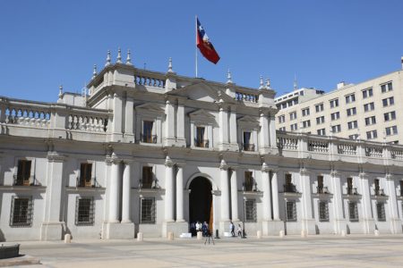 A las puertas de La Moneda se quema el pan