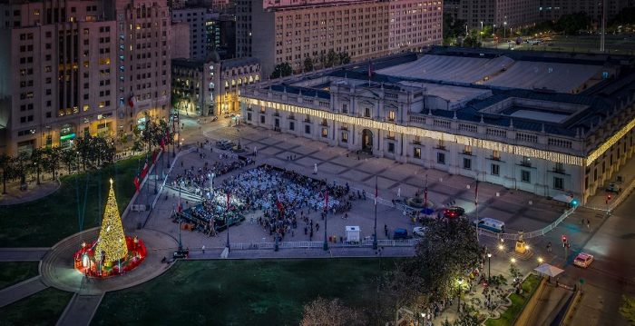 BancoEstado y La Moneda transforman la Plaza de la Constitución en un espacio de encuentro navideño