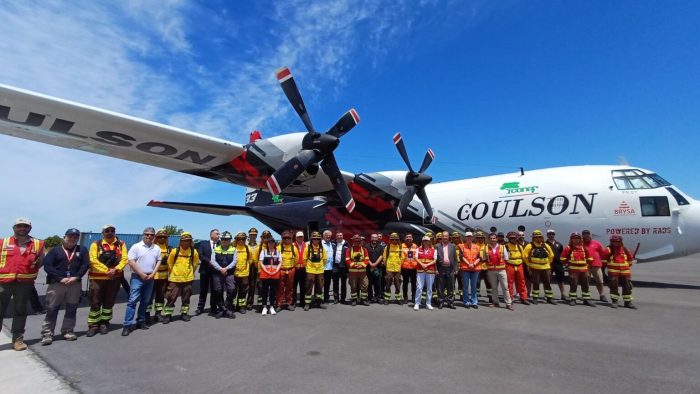 Gobierno entrega avión Hércules C-130 para reforzar combate de incendios forestales