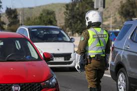 Multas llegan a los $100 mil: los conductores que ignoren este cartel podrán ser multados