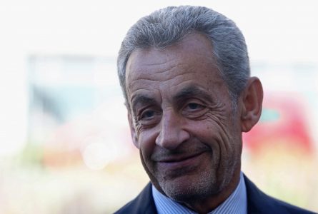 Llevará brazalete electrónico: Justicia francesa confirma condena contra expresidente Sarkozy