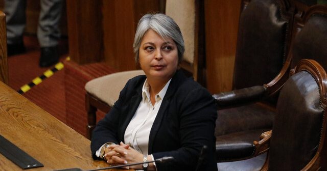 Ministra Jara: “Las AFP tienen utilidades supramillonarias y las pensiones siguen bajando”