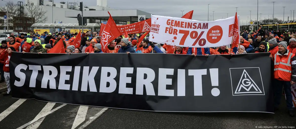 Trabajadores de Volkswagen van a huelga en toda Alemania