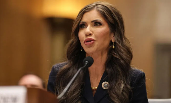 El Senado de EE.UU. confirma a Kristi Noem como nueva secretaria de Seguridad Nacional