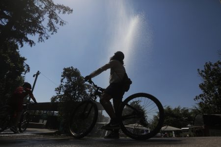 Ola de calor en Santiago: pronostican que altas temperaturas se perciban día y noche