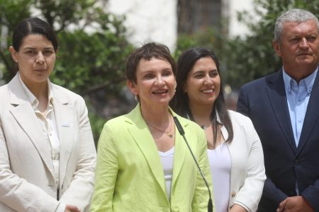 Ministra Tohá pide que el debate "no siga machacando" la reforma a las pensiones