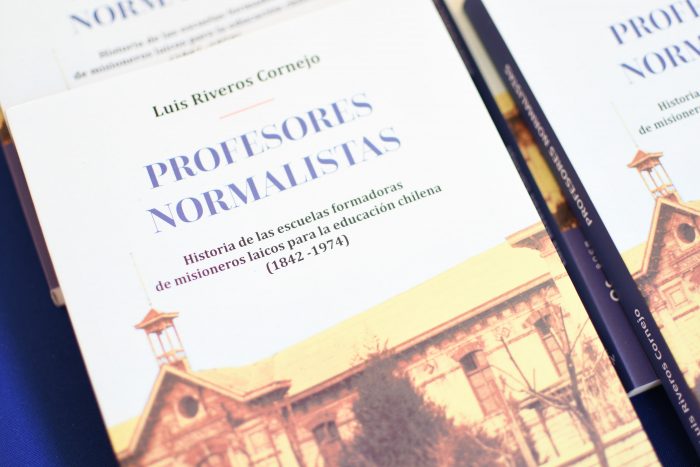 Publican libro sobre el legado de los profesores normalistas en la educación chilena