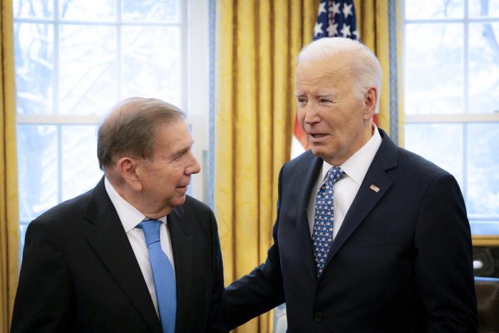 Joe Biden coincide con Edmundo González en que debe "honrarse" su "victoria" sobre Nicolás Maduro