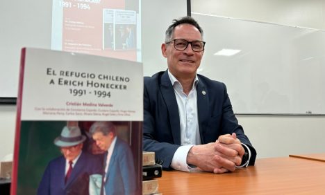 Historiador Cristián Medina: el caso Honecker tuvo "una implicancia en la propia Transición"