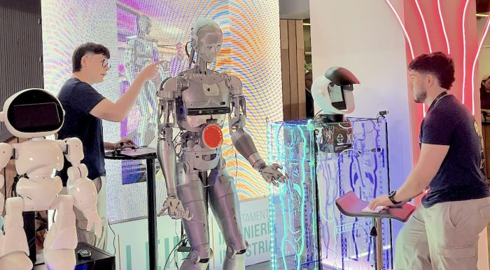 Los robots y las nuevas tecnologías que se desarrollan en Chile exhibidas en Congreso Futuro