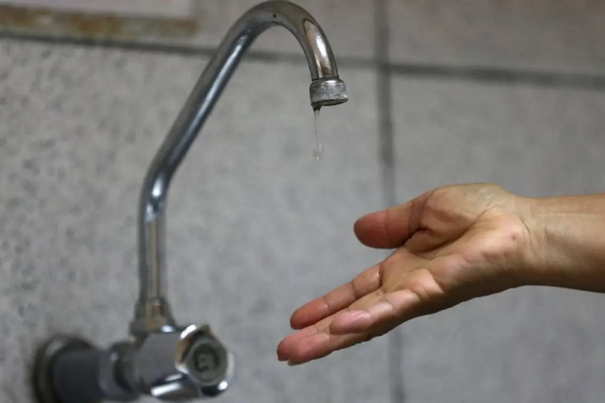 Nuevo corte de agua en la Región Metropolitana: tendrá una duración de 30 horas en estas calles