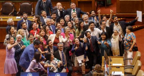 Reforma histórica a las pensiones es ley: Gobierno y Chile Vamos celebran, Republicanos llora