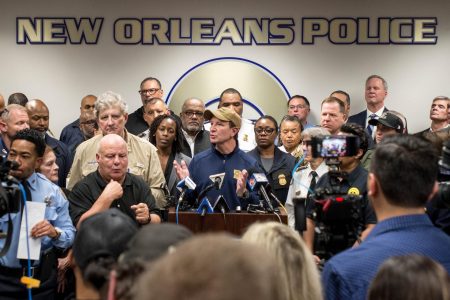 FBI dice que responsable del atropello en Nueva Orleans tenía bandera de ISIS en vehículo