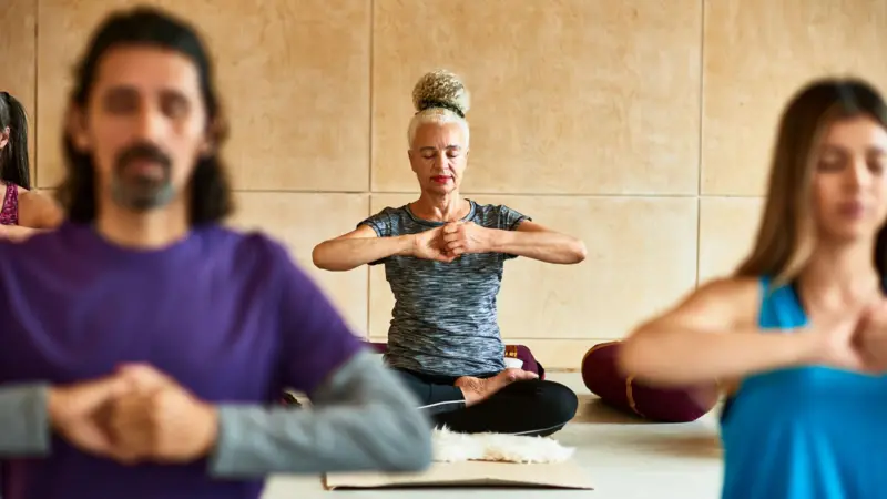 Cómo practicar yoga modifica la composición del cerebro e incluso eleva el volumen de materia gris