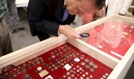 Con una colección de 5 mil monedas: crean el primer gabinete numismático de Chile