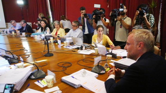 Comisión de Hacienda despachó reforma previsional a sala del Senado